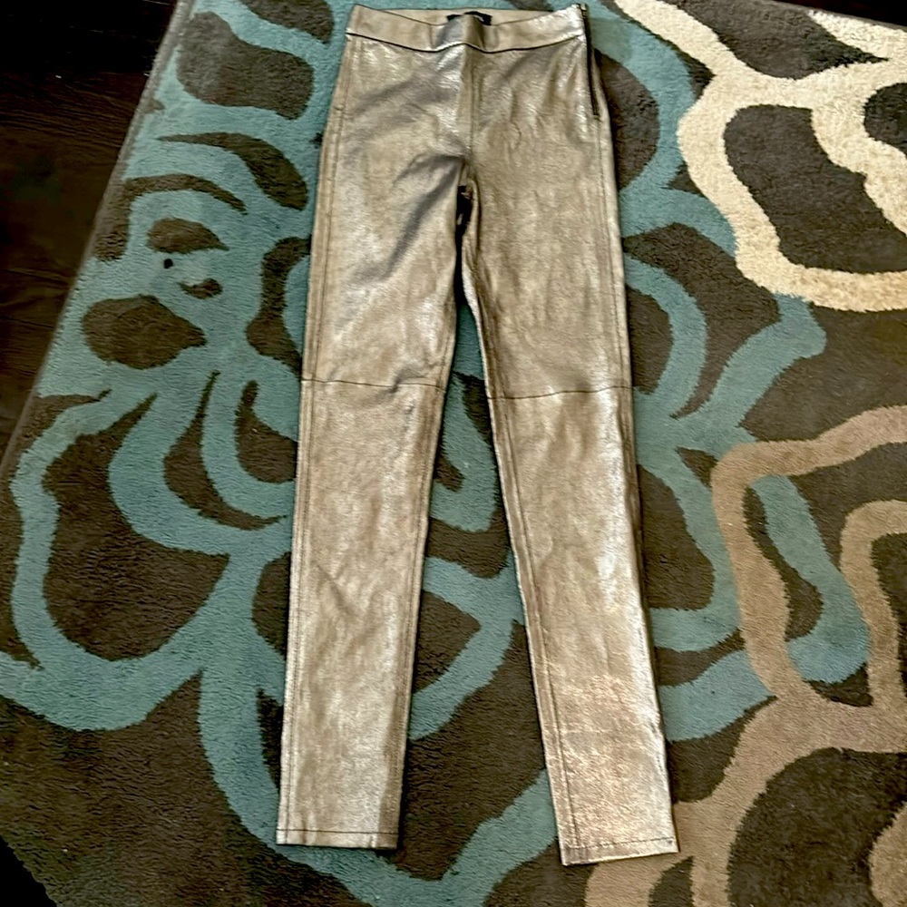 Incredible silver metallic leather jeggings